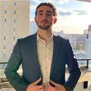 Etudiant en école de commerce à Paris. Enseigne le français